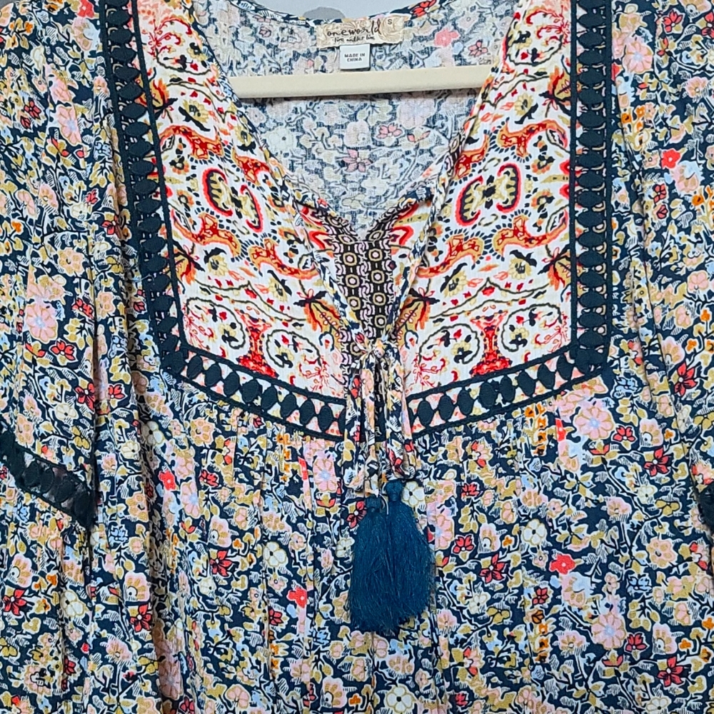One World Blouse - Picture 2 of 5